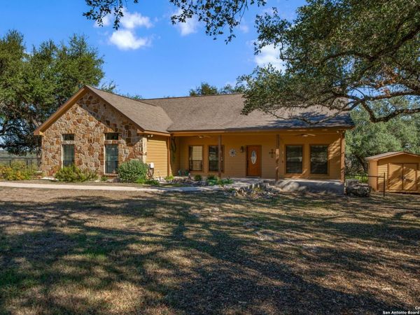 905 Cypress Pass, Spring Branch, TX 78070