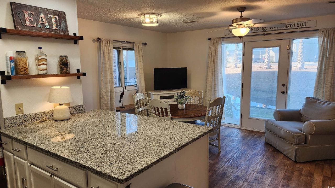 210 Double Eagle Dr. Photo 8