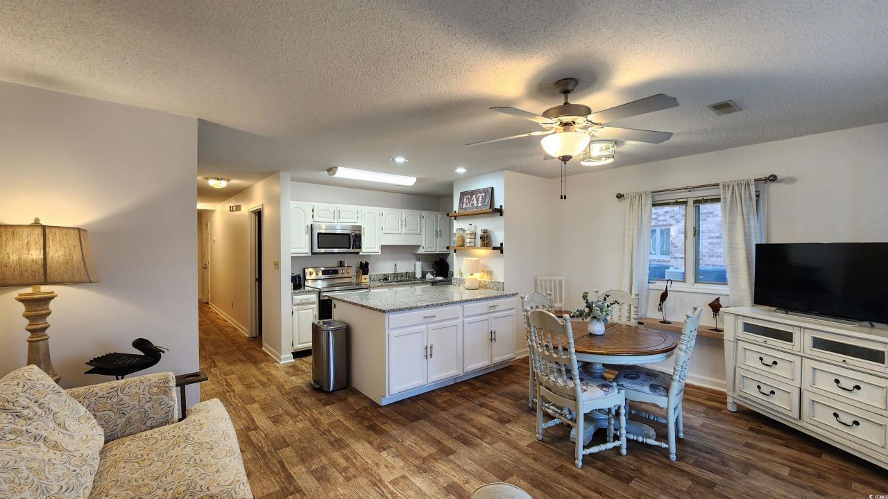 210 Double Eagle Dr. Photo 9