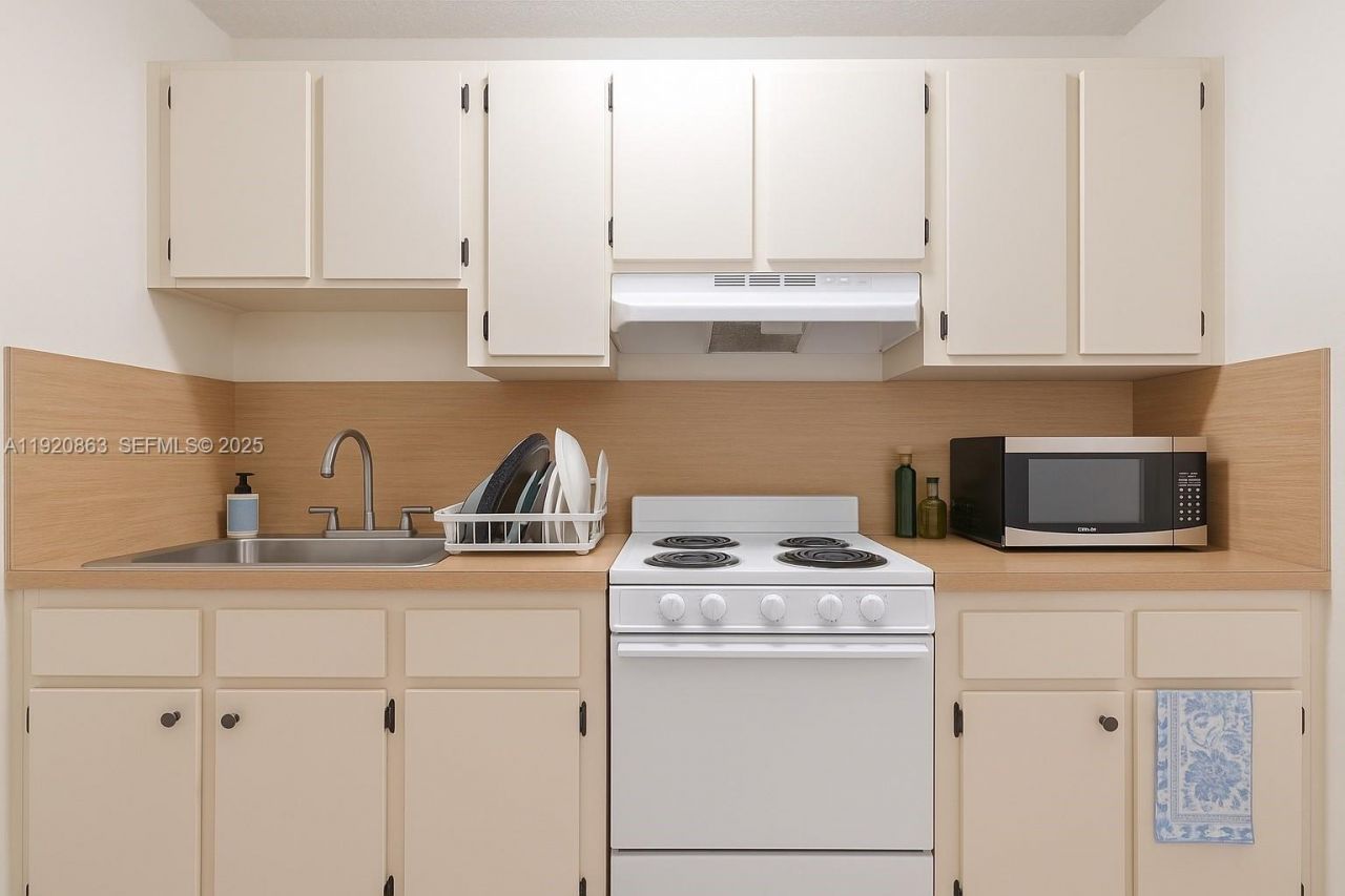 2740 SW 23rd St, Miami, FL 33145 Photo