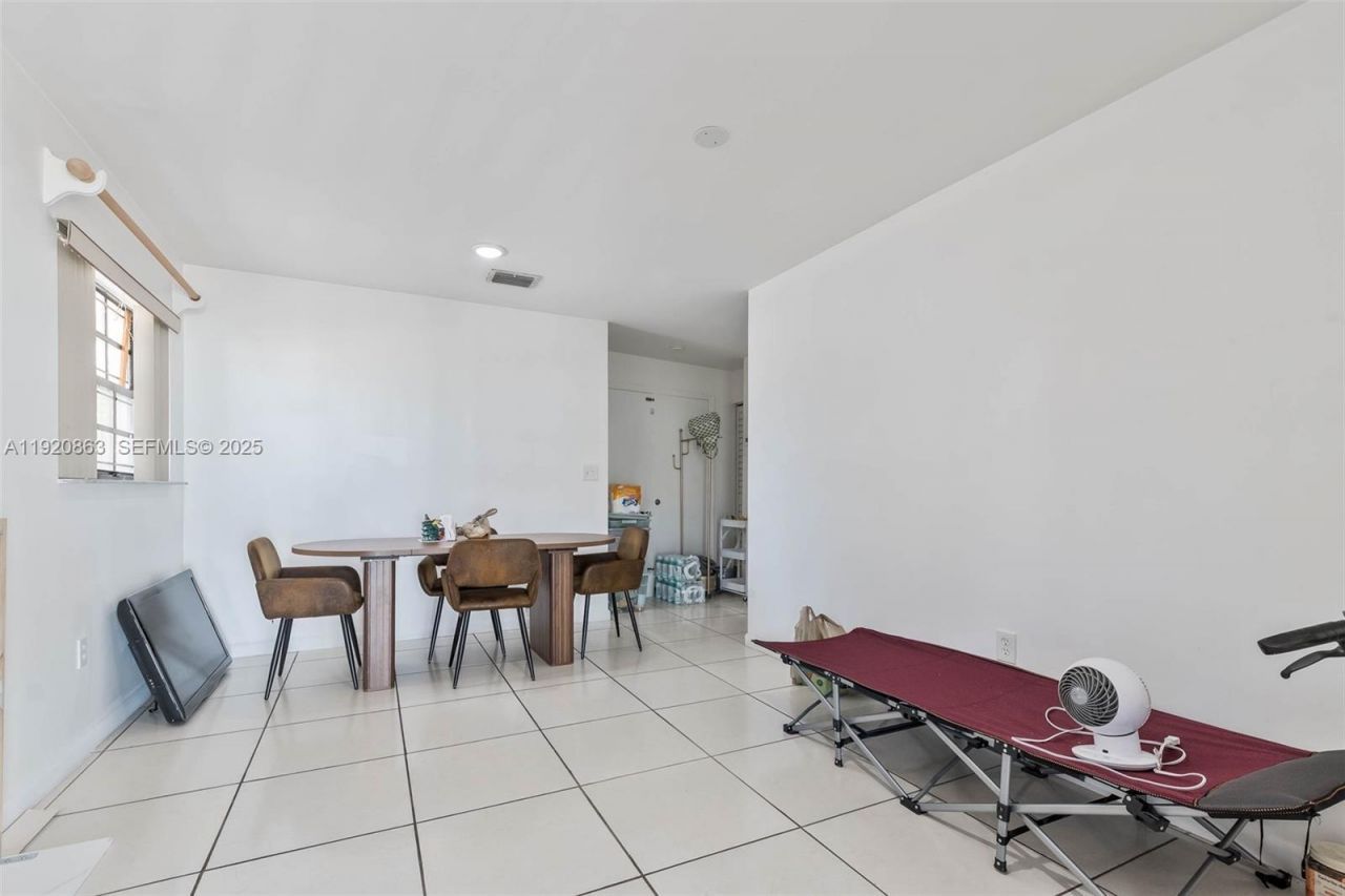 2740 SW 23rd St, Miami, FL 33145 Photo