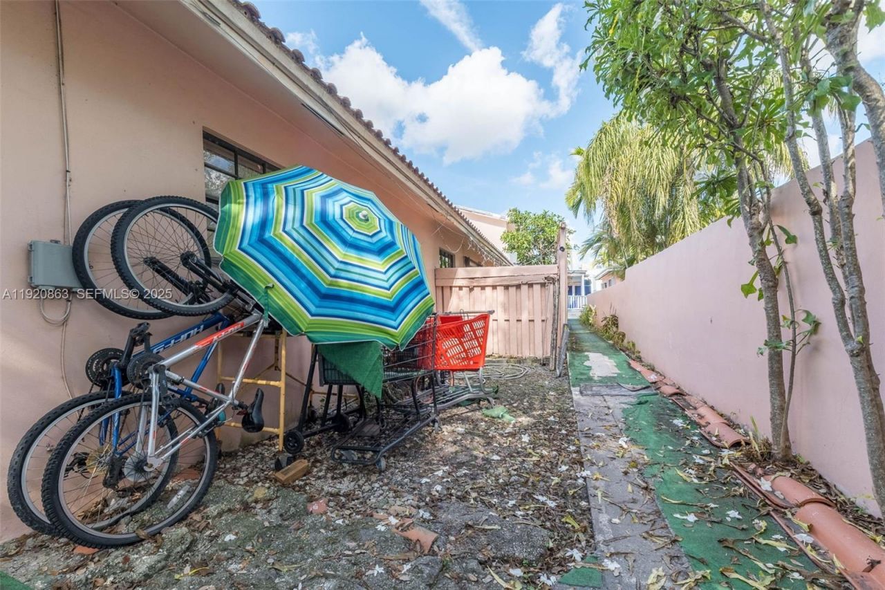 2740 SW 23rd St, Miami, FL 33145 Photo