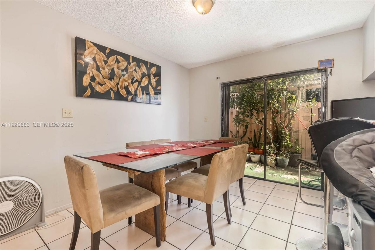 2740 SW 23rd St, Miami, FL 33145 Photo