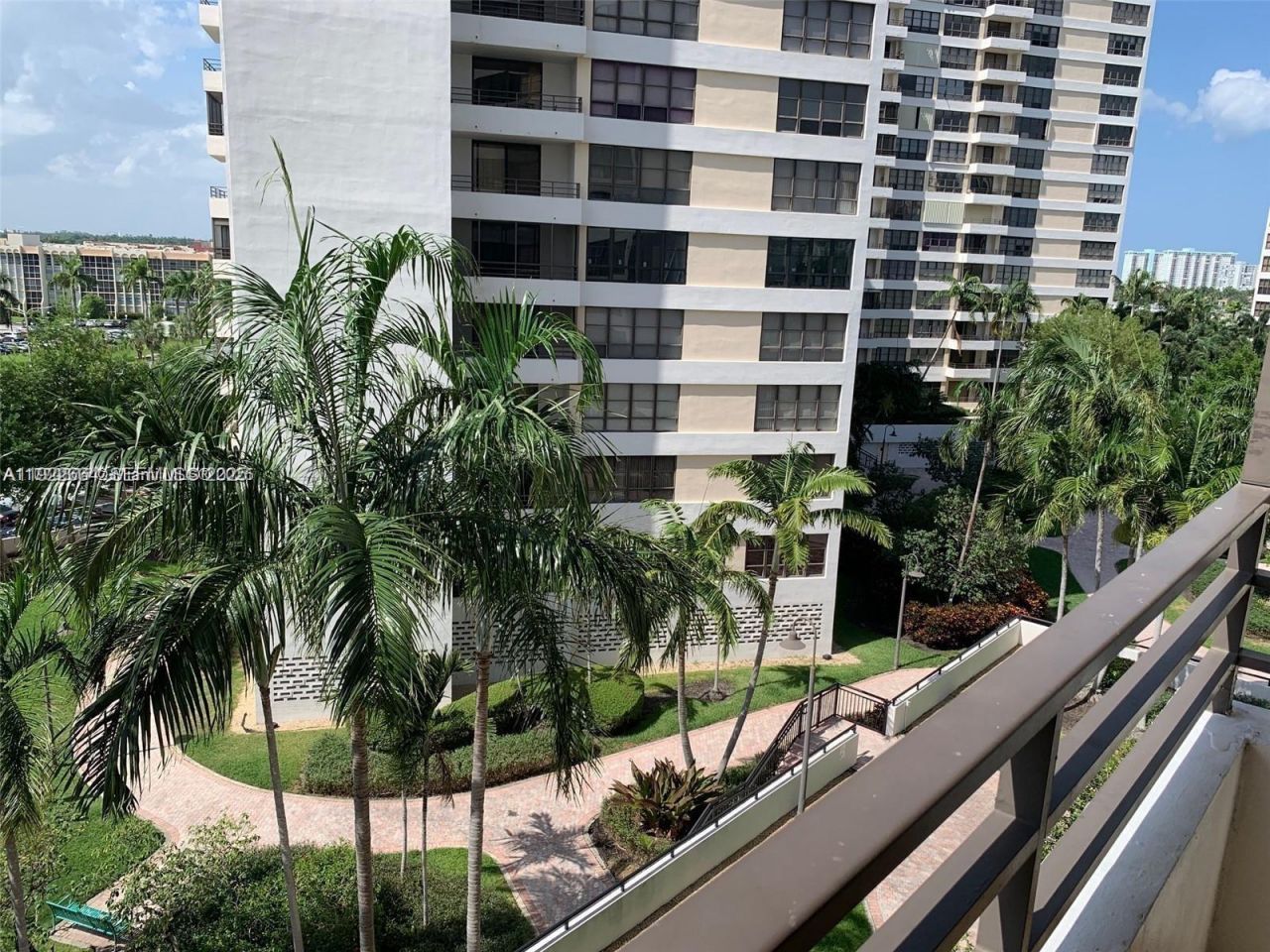 500 Three Islands Blvd, Unit 307, Hallandale Beach, FL 33009 Photo