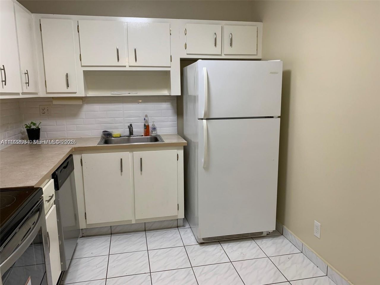 500 Three Islands Blvd, Unit 307, Hallandale Beach, FL 33009 Photo