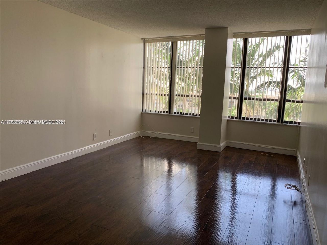 500 Three Islands Blvd, Unit 307, Hallandale Beach, FL 33009 Photo