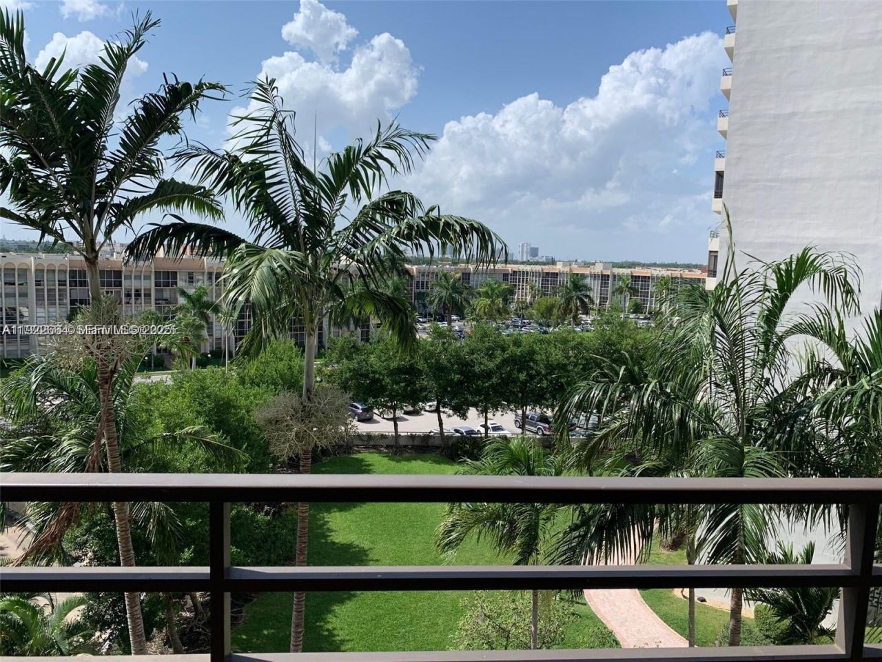 500 Three Islands Blvd, Unit 307, Hallandale Beach, FL 33009 Photo