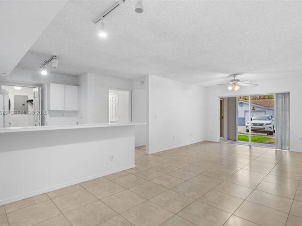 2600 S University Dr, Unit 107, Davie, FL 33328