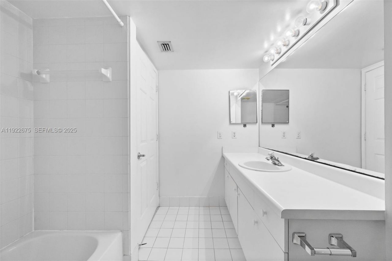 2600 S University Dr, Unit 107, Davie, FL 33328 Photo