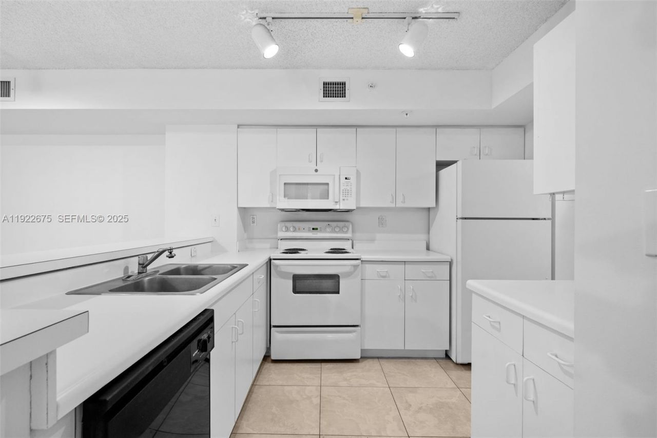 2600 S University Dr, Unit 107, Davie, FL 33328 Photo