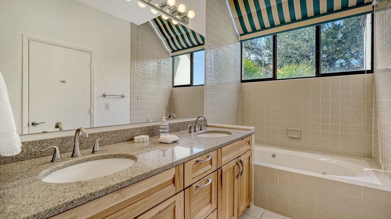 1922 Harbourside Drive, Unit 1104, Longboat Key, FL 34228 Photo