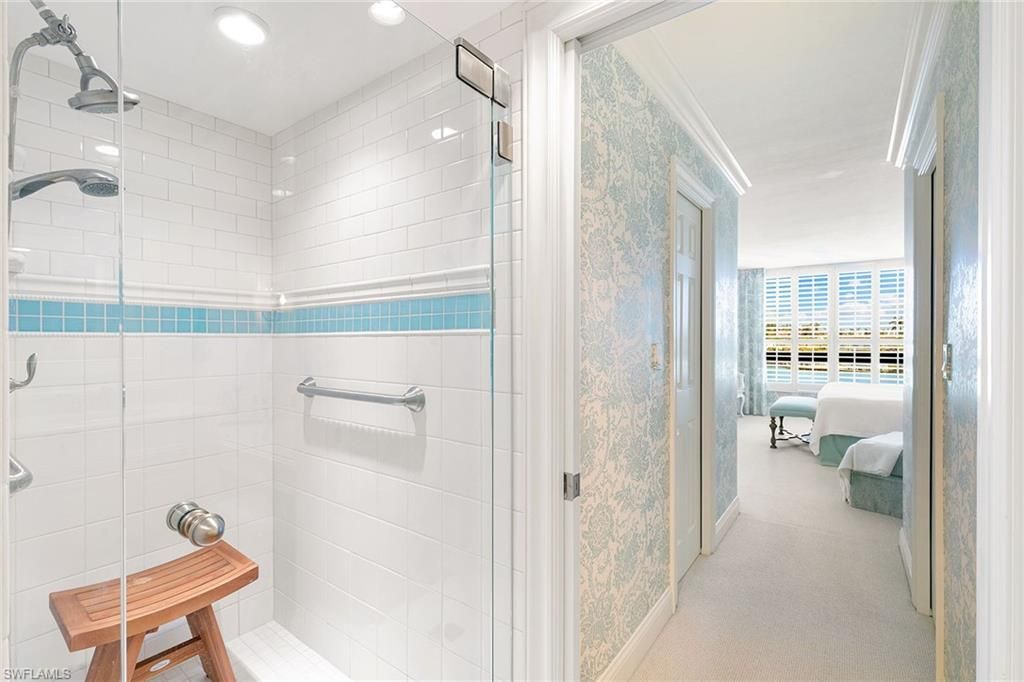 2400 Gulf Shore Blvd N, Unit 305, Naples, FL 34103 Photo