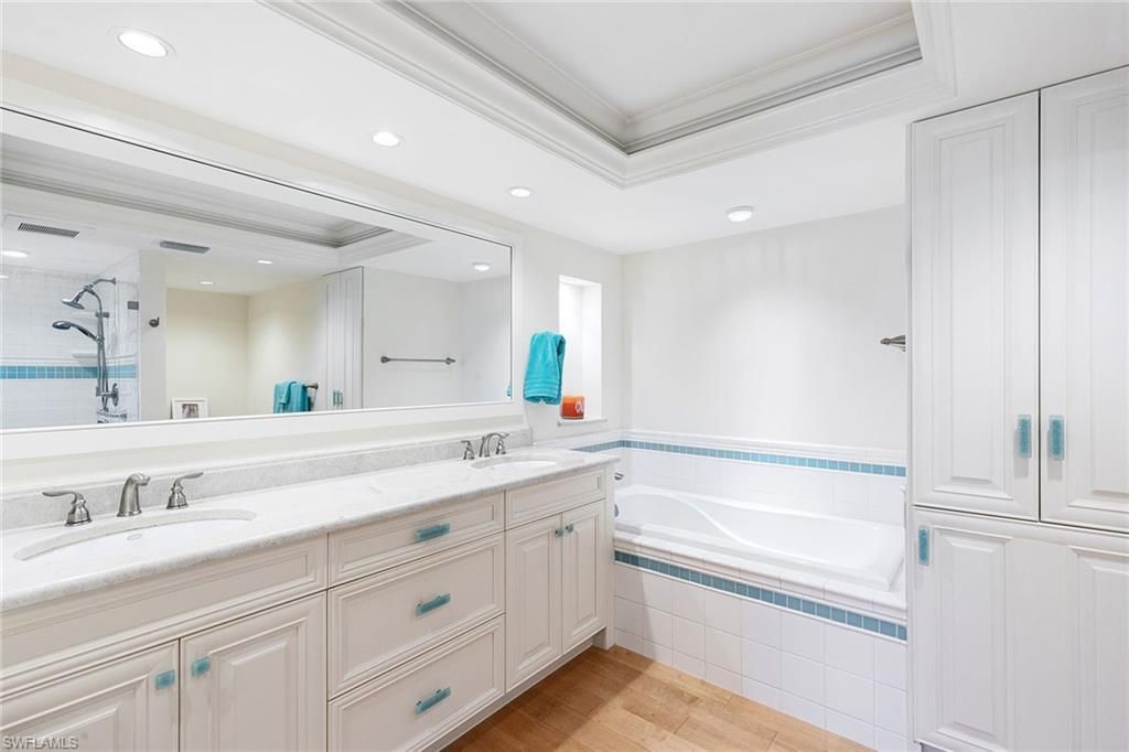 2400 Gulf Shore Blvd N, Unit 305, Naples, FL 34103 Photo