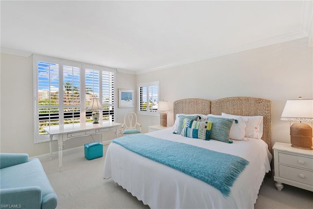 2400 Gulf Shore Blvd N, Unit 305, Naples, FL 34103 Photo