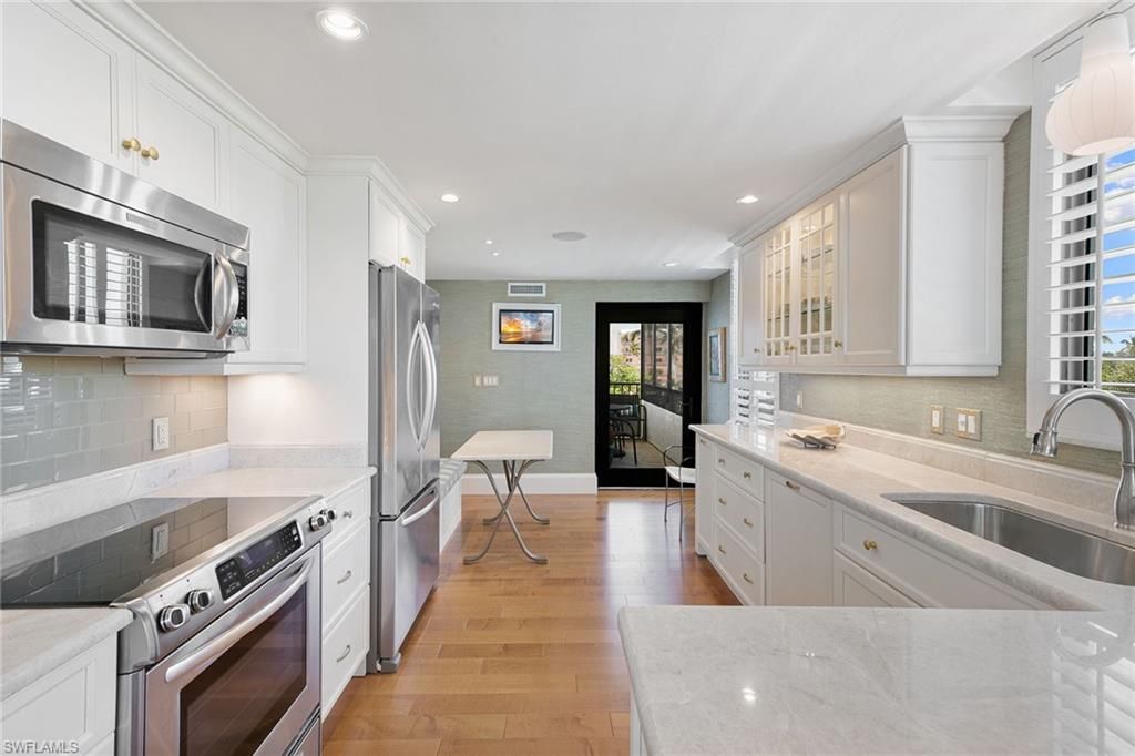 2400 Gulf Shore Blvd N, Unit 305, Naples, FL 34103 Photo