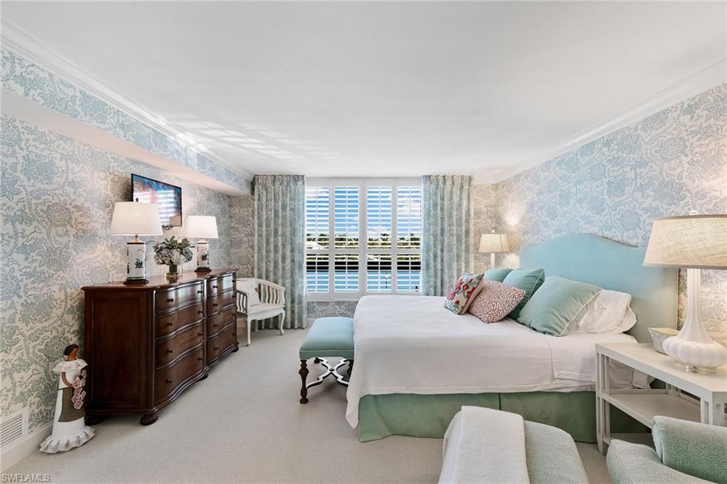 2400 Gulf Shore Blvd N, Unit 305, Naples, FL 34103 Photo