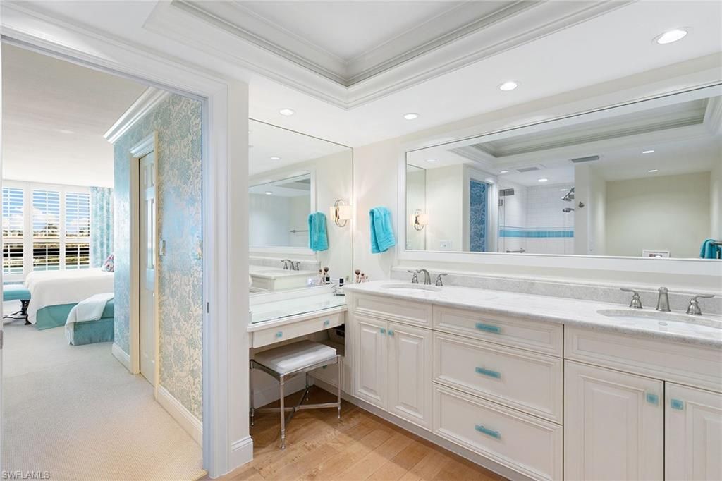 2400 Gulf Shore Blvd N, Unit 305, Naples, FL 34103 Photo