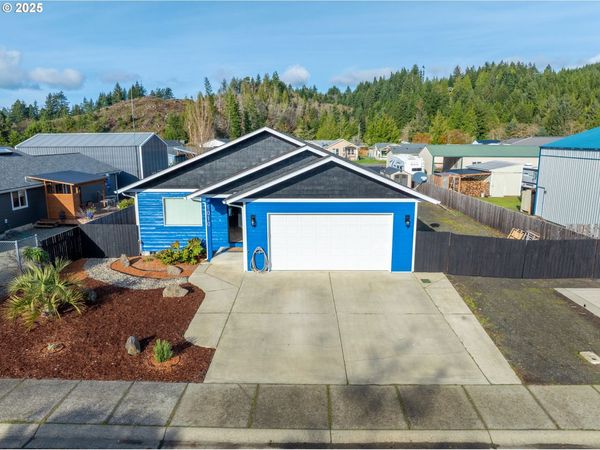 1010 RAECHEL RD, Lakeside, OR 97449