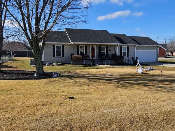 100 Ourtown Ct, Lafayette, TN 37083