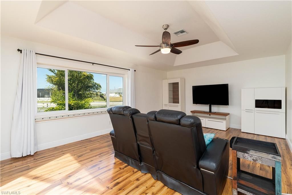 304 NW 12th Ln, Cape Coral, FL 33993 Photo