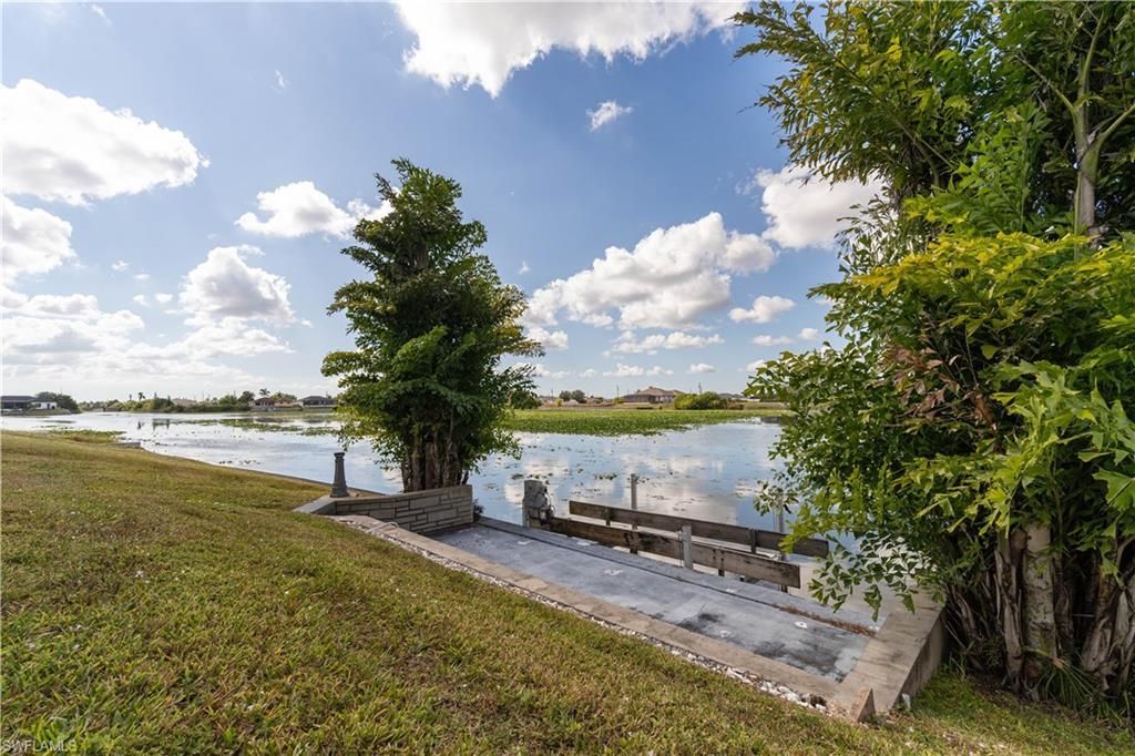 304 NW 12th Ln, Cape Coral, FL 33993 Photo