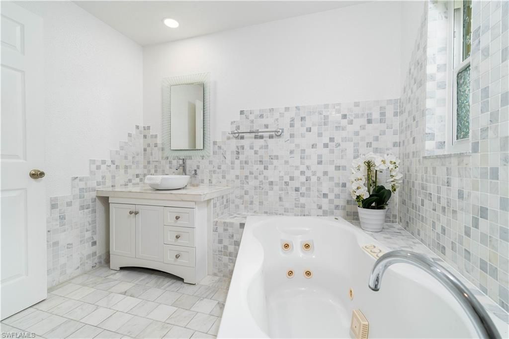 304 NW 12th Ln, Cape Coral, FL 33993 Photo