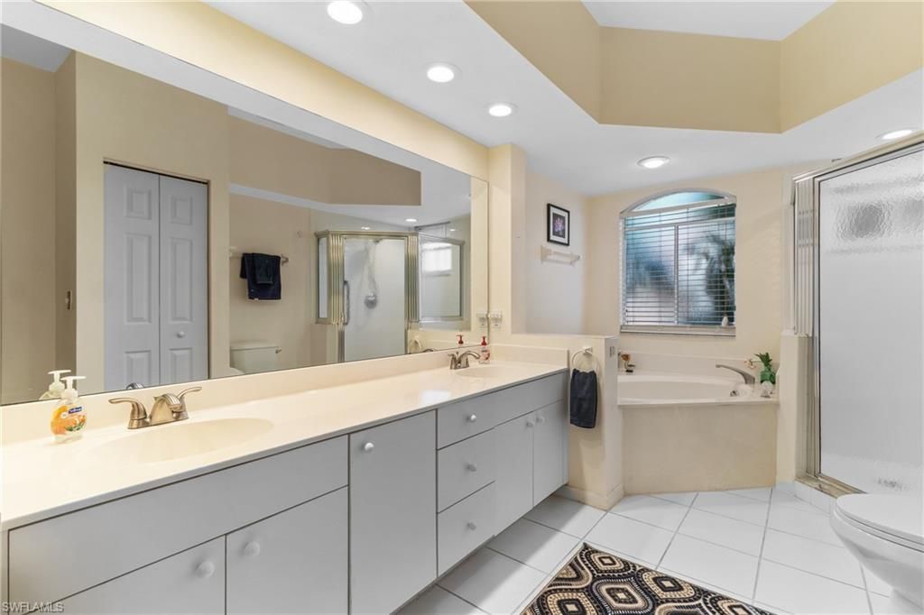 28060 Palmas Grandes Ln, Unit 202, Bonita Springs, FL 34135 Photo