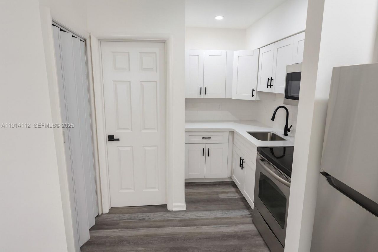 417 NW 2nd Ave, Hallandale Beach, FL 33009 Photo