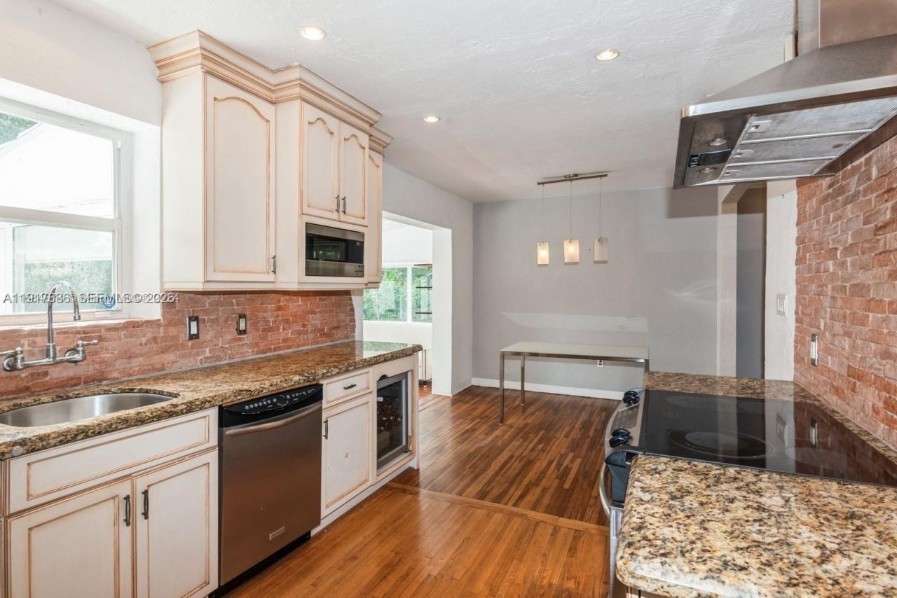 1225 Tangier St, Coral Gables, FL 33134 Photo