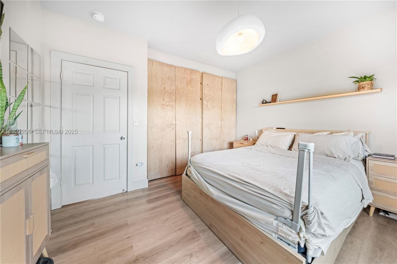 1910 NW 47th St, Miami, FL 33142 Photo