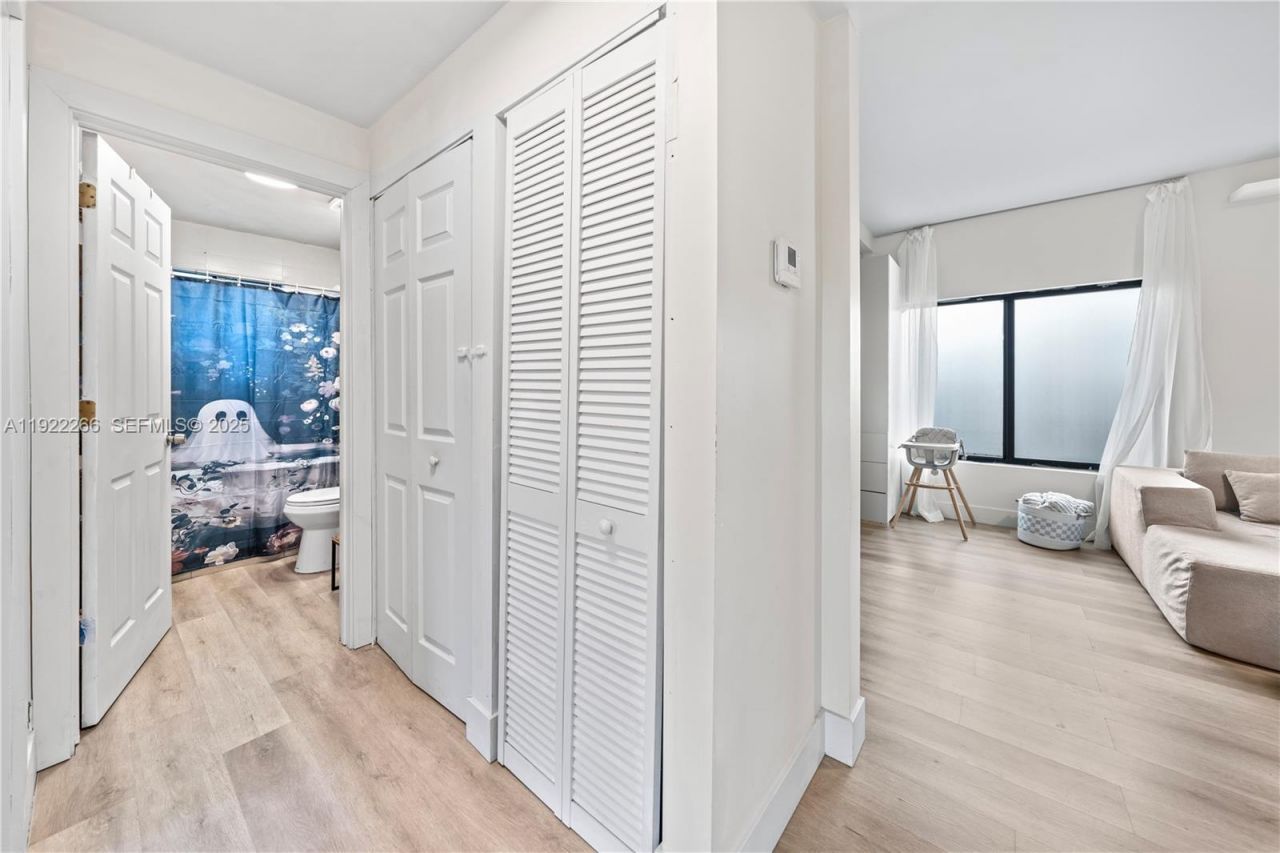 1910 NW 47th St, Miami, FL 33142 Photo