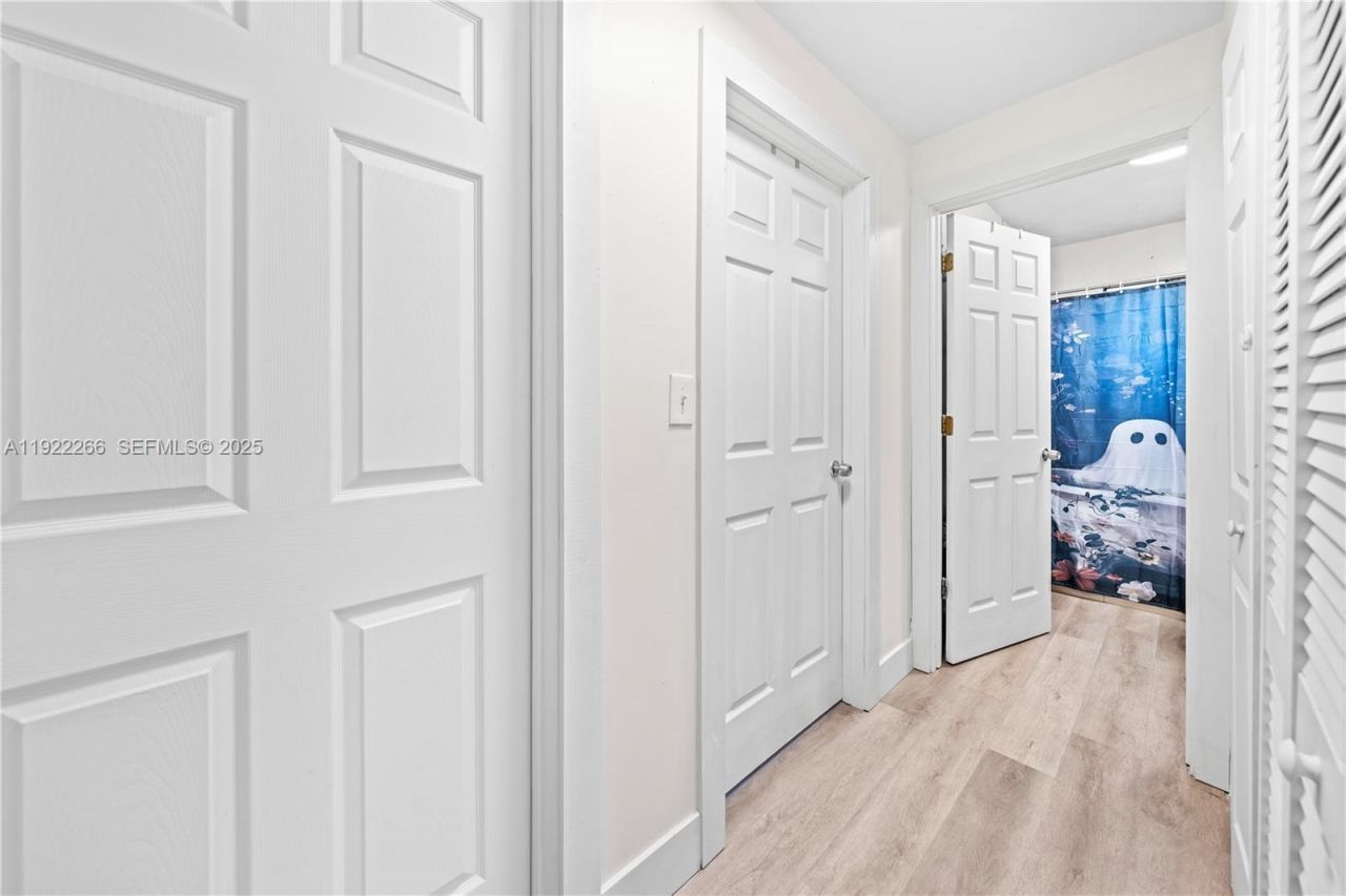 1910 NW 47th St, Miami, FL 33142 Photo