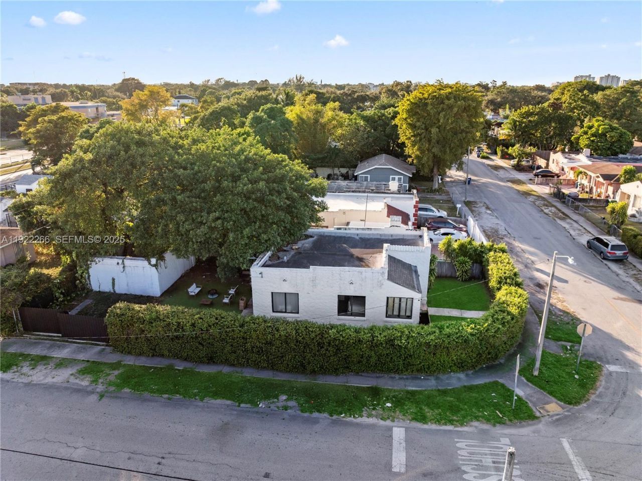 1910 NW 47th St, Miami, FL 33142 Photo