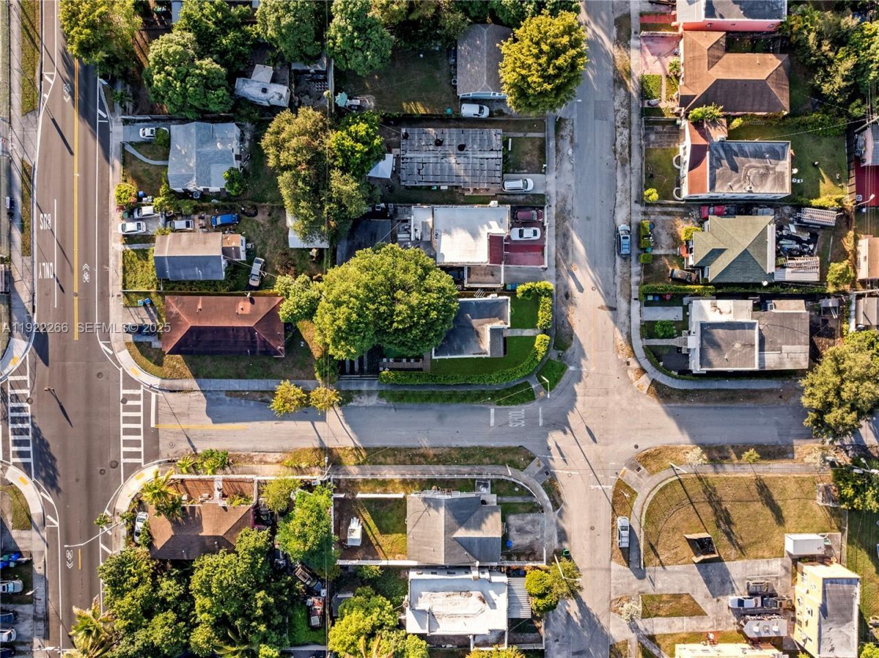 1910 NW 47th St, Miami, FL 33142 Photo