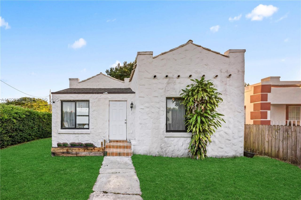 1910 NW 47th St, Miami, FL 33142 Photo