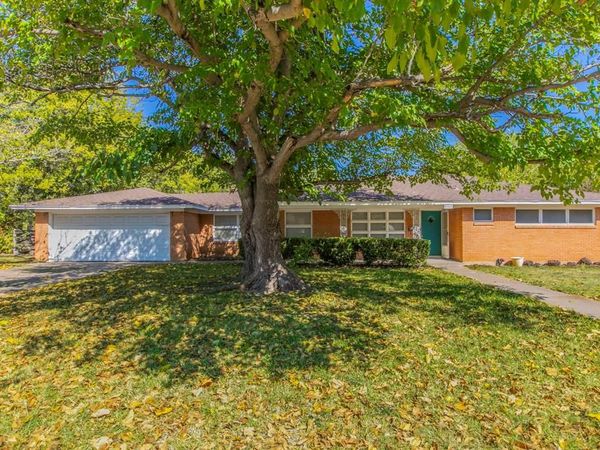 4305 Cummings Drive, North Richland Hills, TX 76180