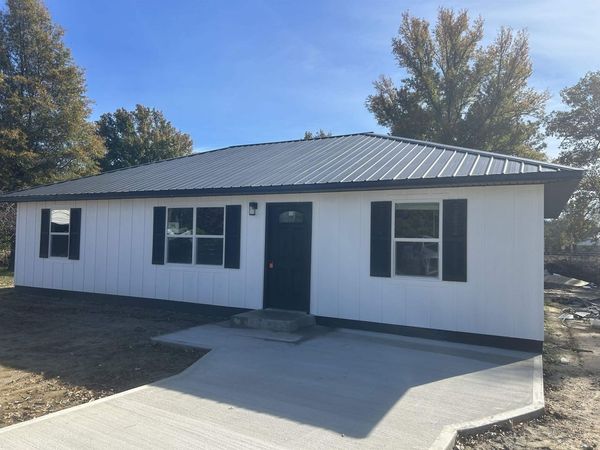 100 NW Randolph, Hoxie, AR 72433