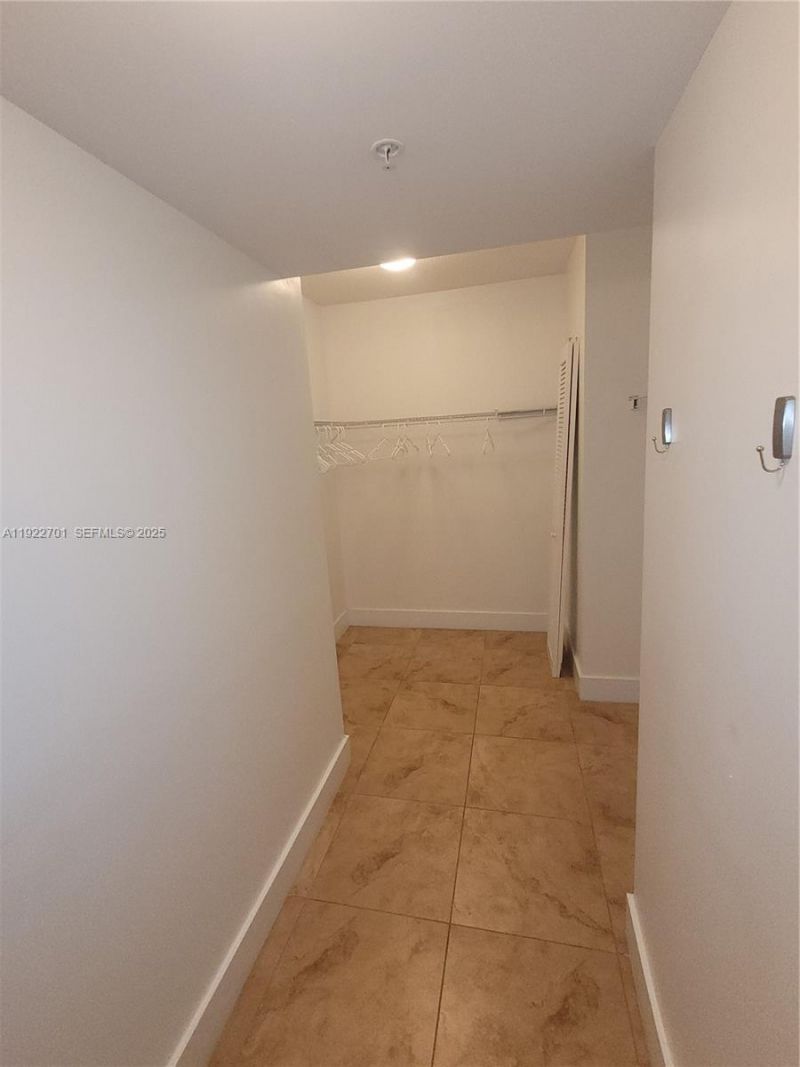 41 SE 5th St, Unit 710, Miami, FL 33131 Photo