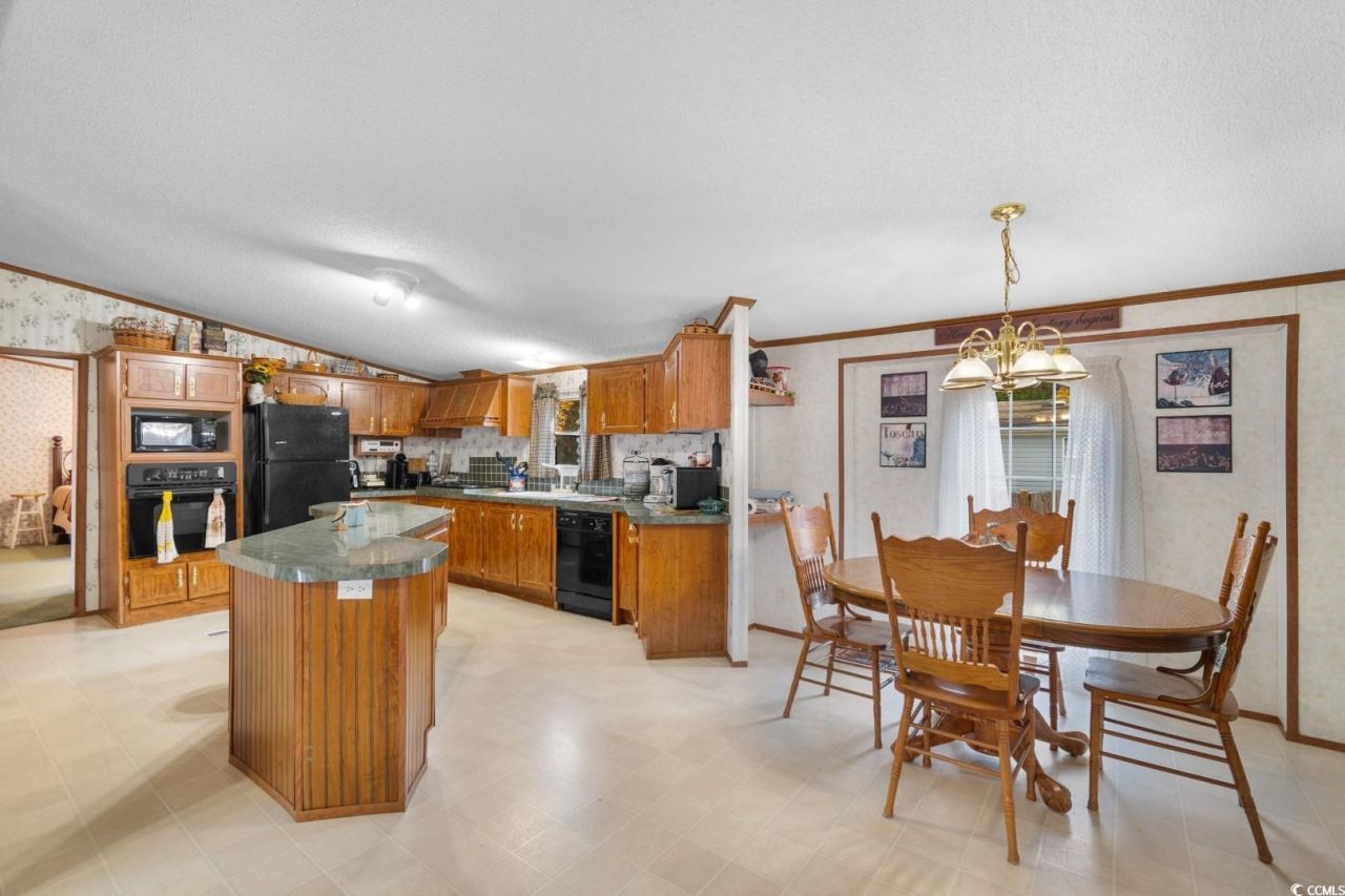 8443 Knollwood Dr. Photo 10