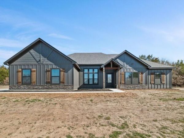 298 Greanead Road, Forestburg, TX 76239