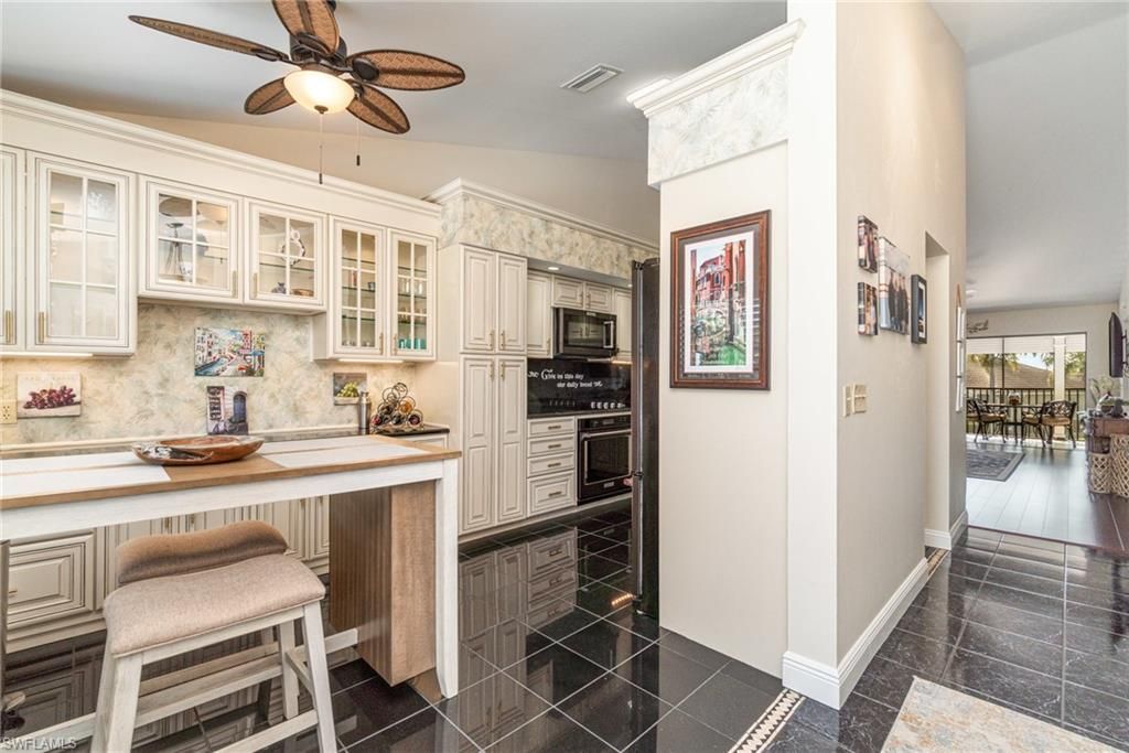 912 SW 48th Ter, Unit 208, Cape Coral, FL 33914 Photo