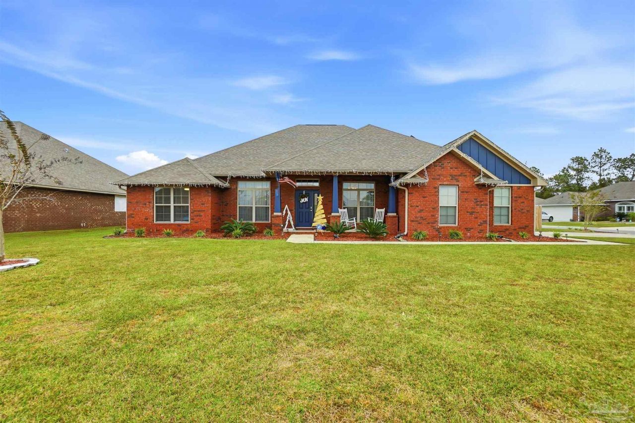 6085 Winchester Cir, Milton, FL 32570 Main Photo