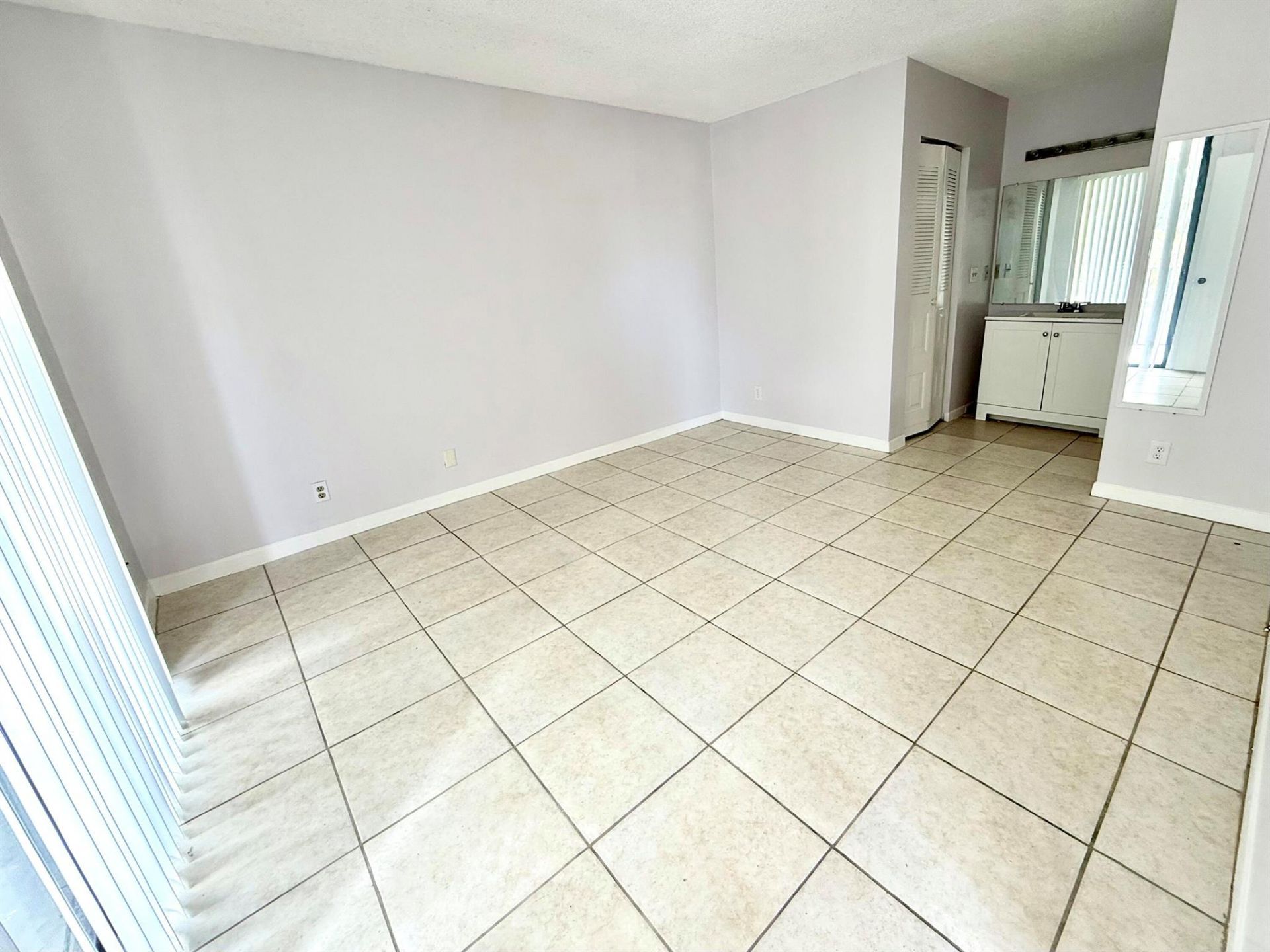 718 Executive Center Drive, Unit 34, West Palm Beach, FL 33401 Photo