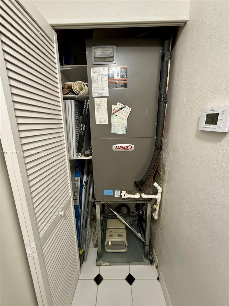 8070 NW 176th St, Hialeah, FL 33015 Photo