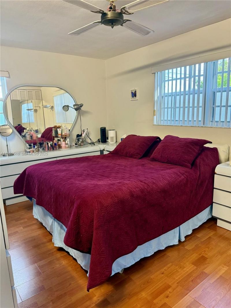 8070 NW 176th St, Hialeah, FL 33015 Photo