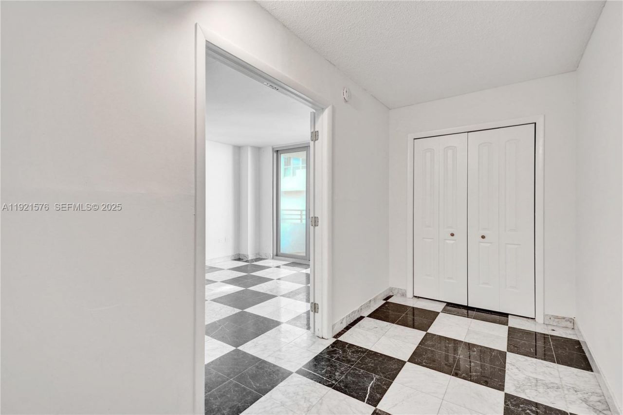 5555 Collins Avenue, Unit 3C, Miami Beach, FL 33140 Photo