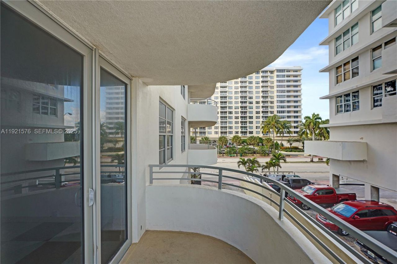 5555 Collins Avenue, Unit 3C, Miami Beach, FL 33140 Photo