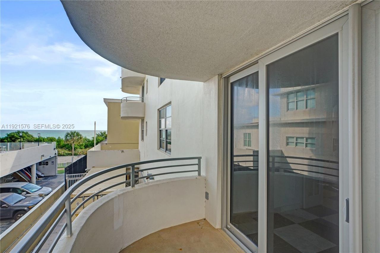 5555 Collins Avenue, Unit 3C, Miami Beach, FL 33140 Photo