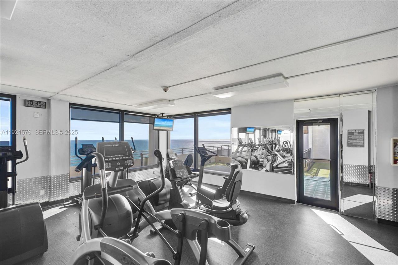 5555 Collins Avenue, Unit 3C, Miami Beach, FL 33140 Photo