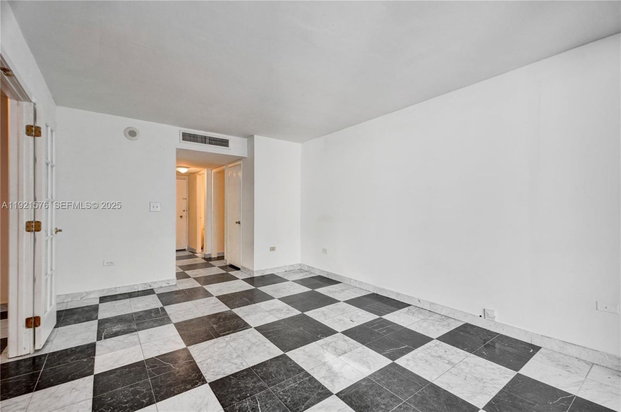5555 Collins Avenue, Unit 3C, Miami Beach, FL 33140 Photo